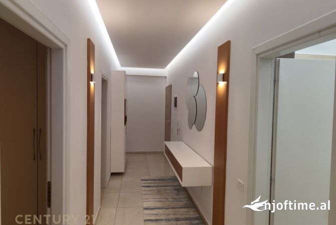 Shtepi ne shitje Apartament ne Tirane, 2+1, Mobilimi E mobiluar, Pagesa 260,000  Euro.
