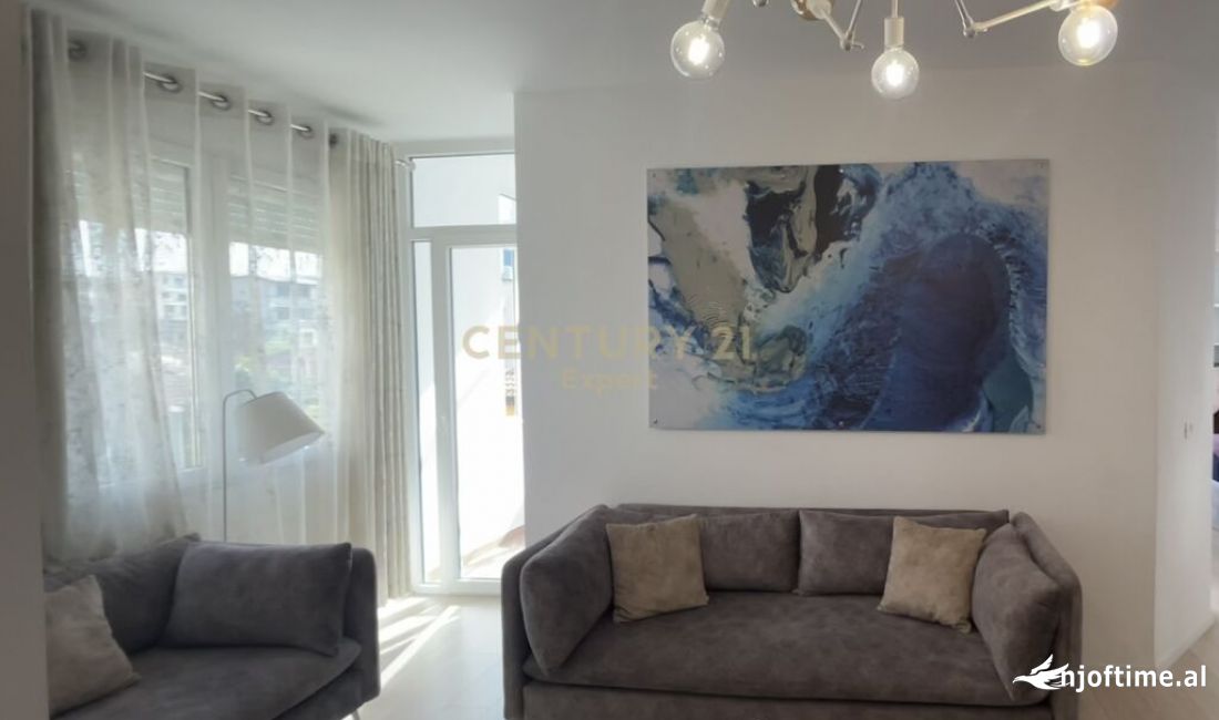 Shtepi me qera Apartament ne Tirane, 2+1, Mobilimi E mobiluar, Pagesa 700  Euro.