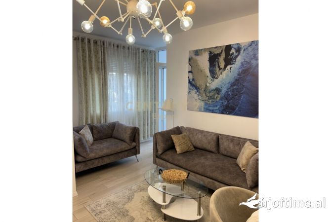 Shtepi me qera Apartament ne Tirane, 2+1, Mobilimi E mobiluar, Pagesa 700  Euro.