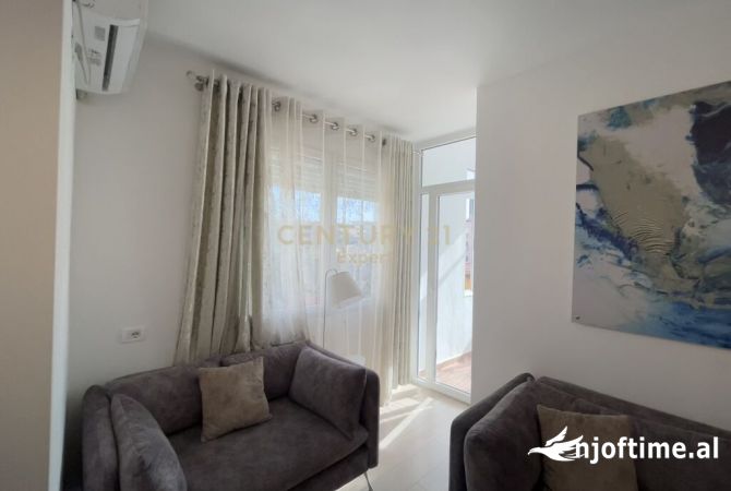 Shtepi me qera Apartament ne Tirane, 2+1, Mobilimi E mobiluar, Pagesa 700  Euro.