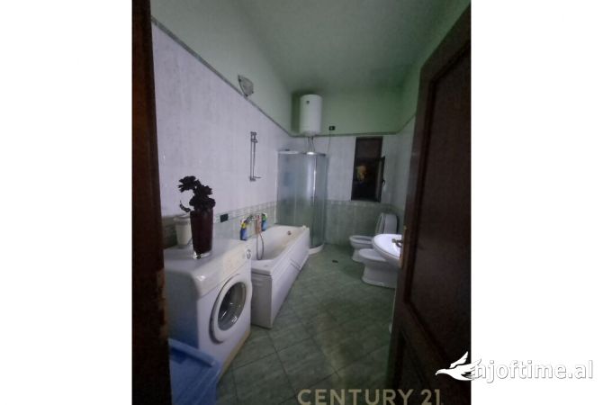 Jepet me qira zyre 140m2 ne Myslym SHYRI