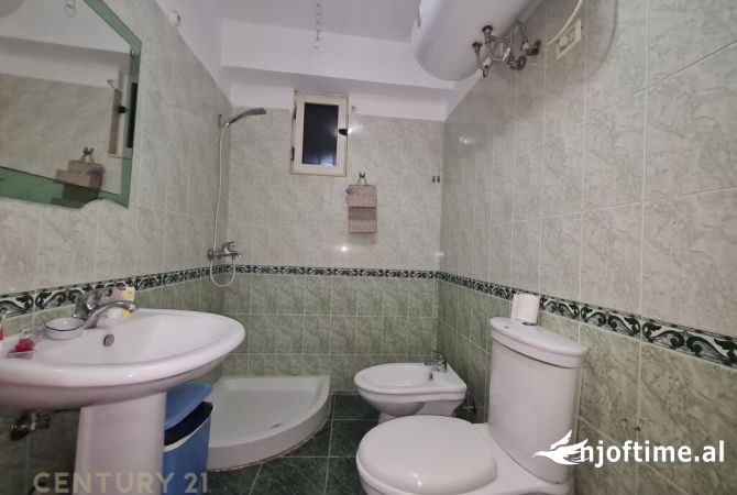 Shtepi me qera Apartament ne Tirane, 2+1, Mobilimi E mobiluar, Pagesa 550  Euro.