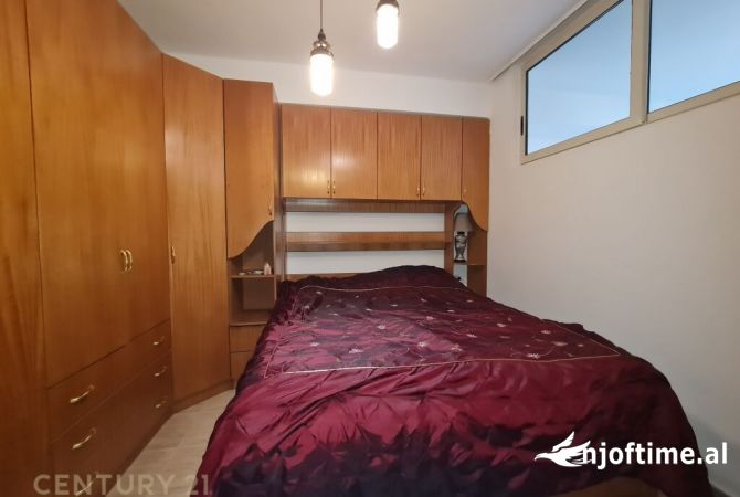 Shtepi me qera Apartament ne Tirane, 2+1, Mobilimi E mobiluar, Pagesa 550  Euro.