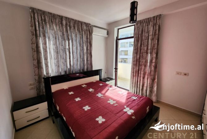 Shtepi ne shitje Apartament ne Tirane, 2+1, Mobilimi E mobiluar, Pagesa 135,000  Euro.