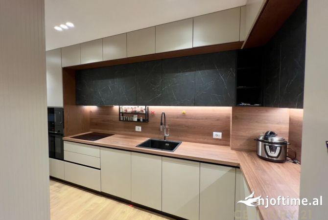 Shtepi ne shitje Apartament ne Tirane, 2+1, Mobilimi E mobiluar, Pagesa 210,000  Euro.