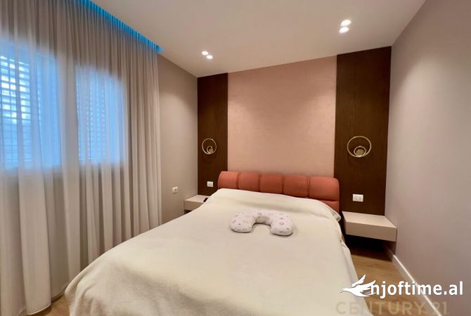 Shtepi ne shitje Apartament ne Tirane, 2+1, Mobilimi E mobiluar, Pagesa 210,000  Euro.