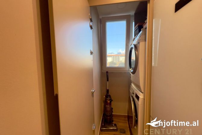 Shtepi ne shitje Apartament ne Tirane, 2+1, Mobilimi E mobiluar, Pagesa 210,000  Euro.