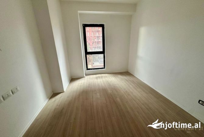 Shtepi ne shitje Apartament ne Tirane, 2+1, Mobilimi Pjeserisht e mobiluar, Pagesa 270,000  Euro.