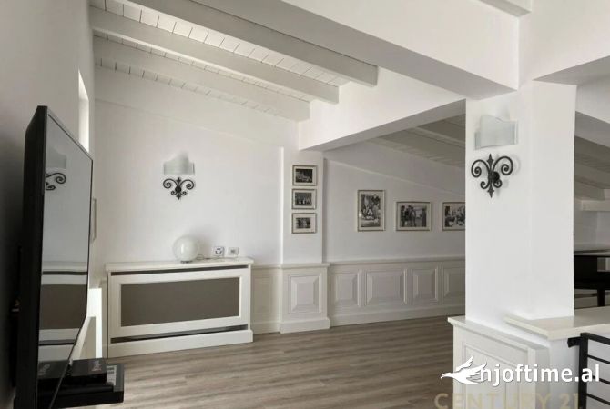 Shtepi me qera Apartament ne Tirane, 4+1, Mobilimi E mobiluar, Pagesa 5,000  Euro.