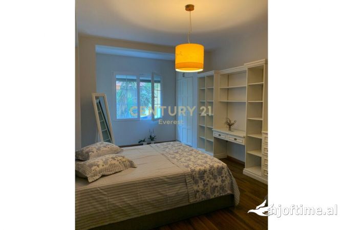 Shtepi me qera Apartament ne Tirane, 1+1, Mobilimi E mobiluar, Pagesa 500  Euro.