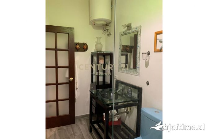 Shtepi me qera Apartament ne Tirane, 1+1, Mobilimi E mobiluar, Pagesa 500  Euro.