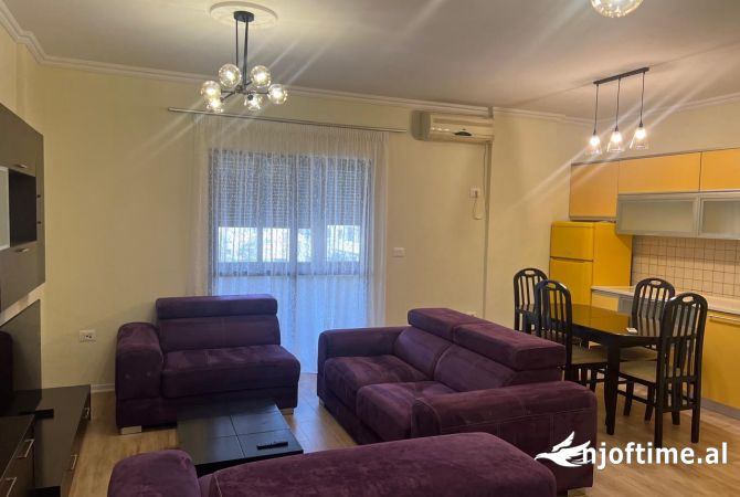 Shtepi me qera Apartament ne Tirane, 1+1, Mobilimi E mobiluar, Pagesa 600  Euro.