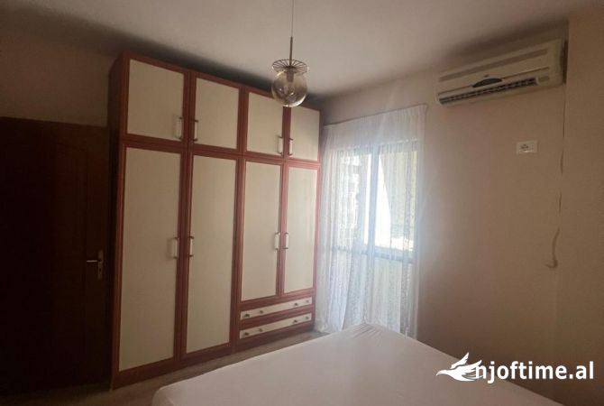 Shtepi me qera Apartament ne Tirane, 1+1, Mobilimi E mobiluar, Pagesa 600  Euro.