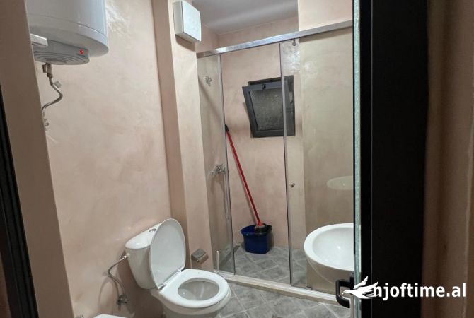 Shtepi me qera Apartament ne Tirane, 1+1, Mobilimi E mobiluar, Pagesa 600  Euro.