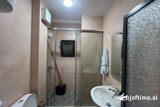 Shtepi me qera Apartament ne Tirane, 1+1, Mobilimi E mobiluar, Pagesa 600  Euro.