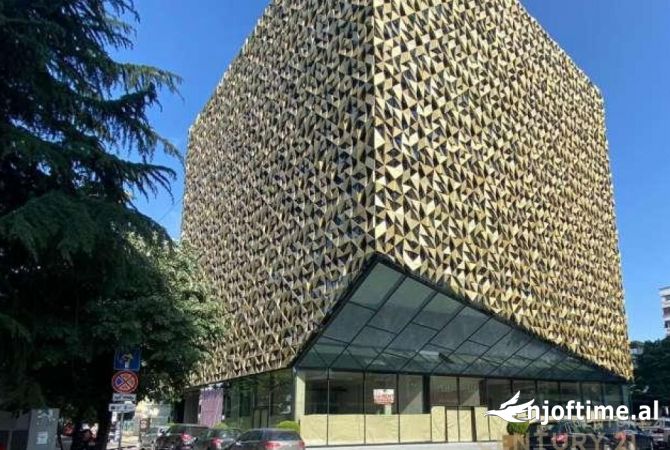 Ambient biznesi me qera 3+1 ne Tirane - 3,000 Euro