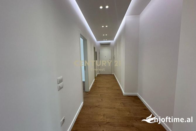 QENDER, PALLATI MOXART - JAPIM ME QIRA AMBIENT PER ZYRA + POST PARKIMI