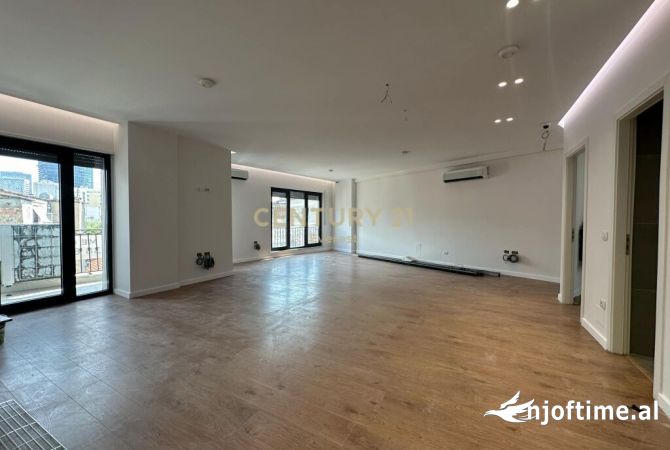 Ambient biznesi me qera 3+1 ne Tirane - 2,000 Euro