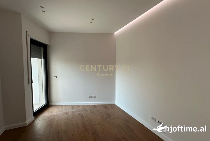 Ambient biznesi me qera 3+1 ne Tirane - 2,000 Euro