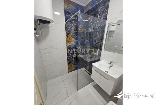 Shtepi ne shitje Apartament ne Tirane, 2+1, Mobilimi E mobiluar, Pagesa 215,000  Euro.