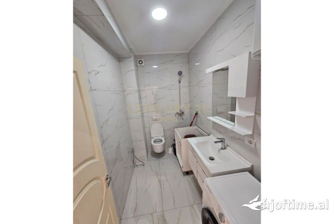 Shtepi ne shitje Apartament ne Tirane, 2+1, Mobilimi E mobiluar, Pagesa 215,000  Euro.