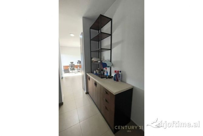 Jepet me qira ambient per zyra tek Zogu i Zi!