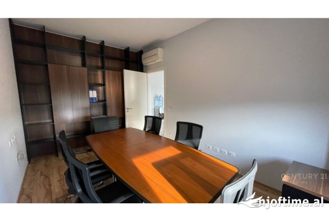 Jepet me qira ambient per zyra tek Zogu i Zi!