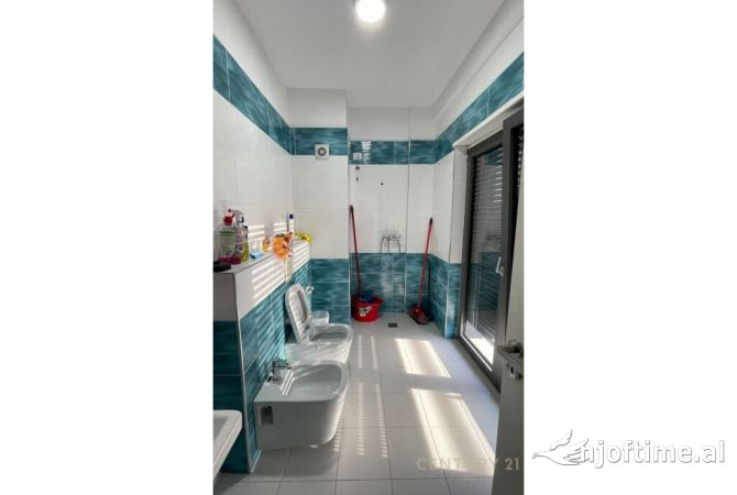 Jepet me qira ambient per zyra tek Zogu i Zi!