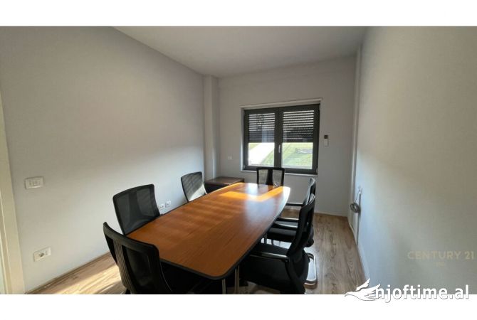 Jepet me qira ambient per zyra tek Zogu i Zi!