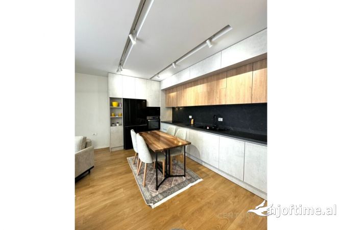 Shtepi me qera Apartament ne Tirane, 2+1, Mobilimi E mobiluar, Pagesa 700  Euro.