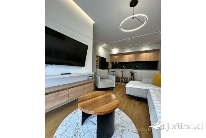 Shtepi me qera Apartament ne Tirane, 2+1, Mobilimi E mobiluar, Pagesa 700  Euro.