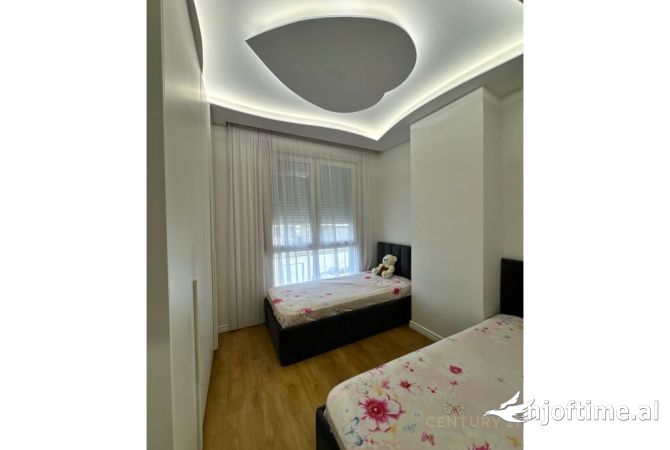 Shtepi me qera Apartament ne Tirane, 2+1, Mobilimi E mobiluar, Pagesa 700  Euro.