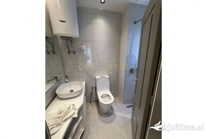 Shtepi ne shitje Apartament ne Tirane, 2+1, Mobilimi E mobiluar, Pagesa 137,000  Euro.