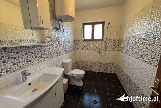 Shtepi me qera Apartament ne Tirane, 2+1, Mobilimi E mobiluar, Pagesa 450  Euro.