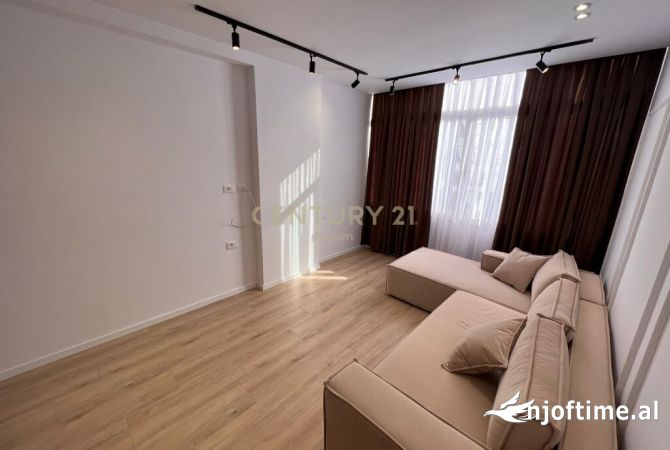 Shtepi ne shitje Apartament ne Tirane, 1+1, Mobilimi E mobiluar, Pagesa 230,000  Euro.