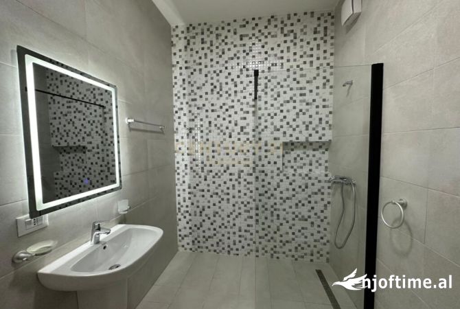 Shtepi me qera Apartament ne Tirane, 2+1, Mobilimi E mobiluar, Pagesa 1,300  Euro.