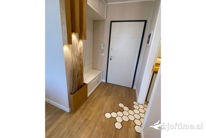 Shtepi me qera 1+1 ne Tirane - 1,300 Euro