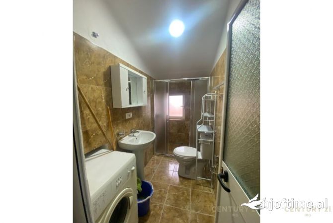 Shtepi ne shitje Apartament ne Tirane, 1+1, Mobilimi E mobiluar, Pagesa 160,000  Euro.