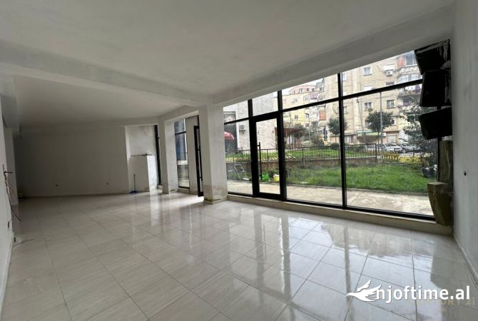 Ambient biznesi me qera 1+1 ne Tirane - 1,100 Euro