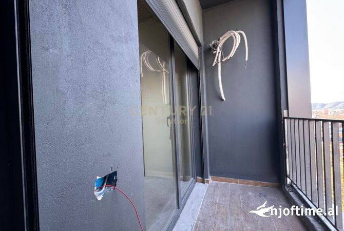 Shtepi ne shitje Apartament ne Tirane, 2+1, Mobilimi Bosh, pa mobiluar, Pagesa 128,000  Euro.