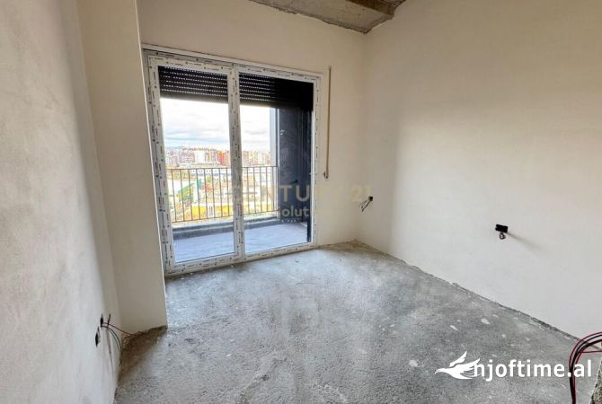 Shtepi ne shitje Apartament ne Tirane, 2+1, Mobilimi Bosh, pa mobiluar, Pagesa 128,000  Euro.