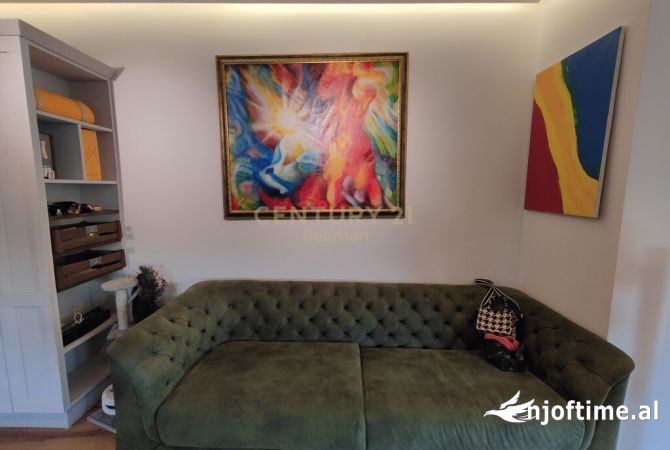 Shtepi ne shitje Duplex(shtepi me 2 kate) ne Tirane, 4+1, Mobilimi E mobiluar, Pagesa 440,000  Euro.