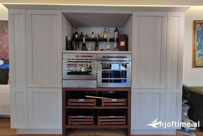 Shtepi ne shitje Duplex(shtepi me 2 kate) ne Tirane, 4+1, Mobilimi E mobiluar, Pagesa 440,000  Euro.