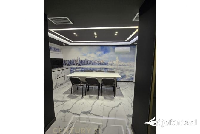 Ambient biznesi me qera 3+1 ne Tirane - 950 Euro
