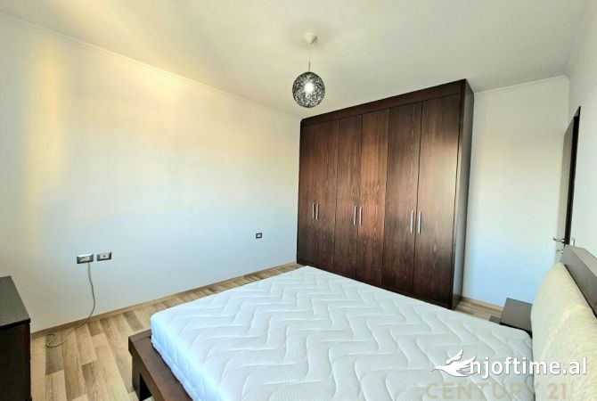 Shtepi me qera Duplex(shtepi me 2 kate) ne Tirane, 3+1, Mobilimi E mobiluar, Pagesa 1,200  Euro.