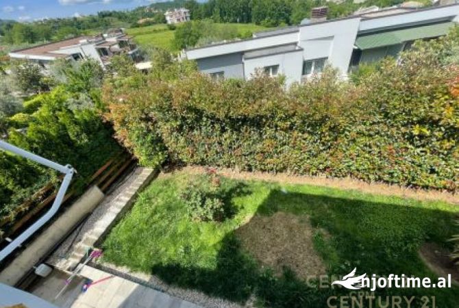 Shtepi ne shitje Vila Luksoze ne Tirane, 3+1, Mobilimi Pjeserisht e mobiluar, Pagesa 640,000  Euro.