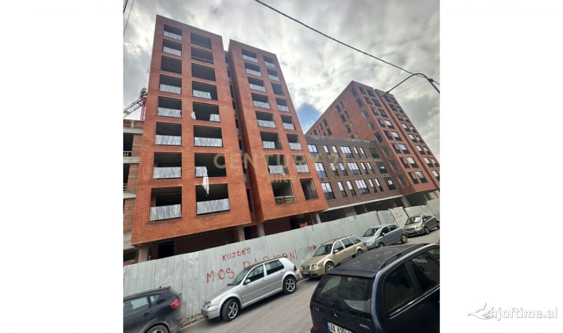 Shtepi ne shitje Apartament ne Tirane, 1+1, Mobilimi Bosh, pa mobiluar, Pagesa 108,000  Euro.