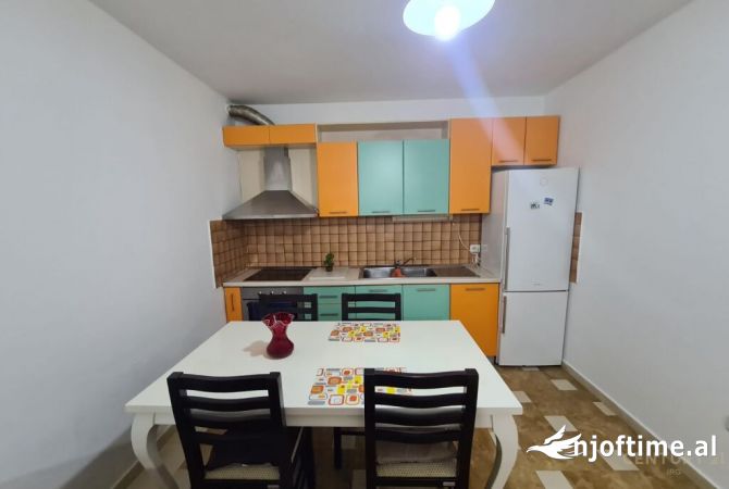 Shtepi me qera Apartament ne Tirane, 1+1, Mobilimi E mobiluar, Pagesa 500  Euro.