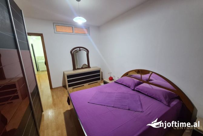Shtepi me qera Apartament ne Tirane, 1+1, Mobilimi E mobiluar, Pagesa 500  Euro.