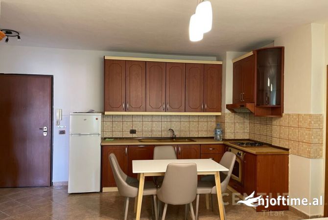 Shtepi me qera Apartament ne Tirane, 2+1, Mobilimi E mobiluar, Pagesa 600  Euro.